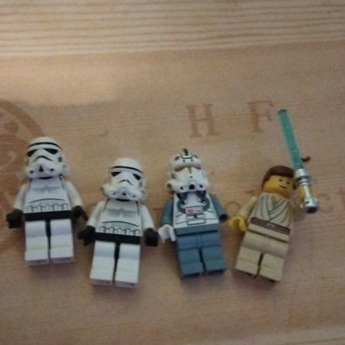 Lego star wars minifigure lot - star,